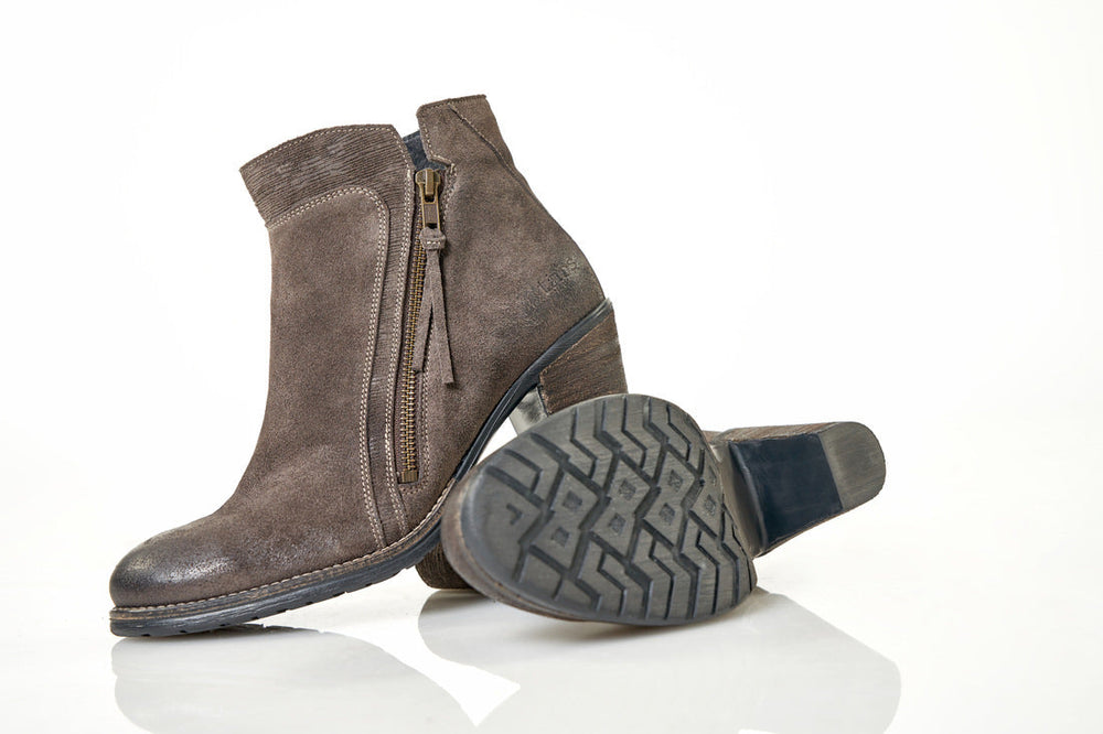 Style Guide to Wearing Boots for Women Over 50