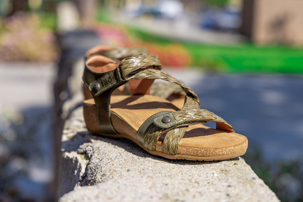How to Pack Shoes in A Suitcase? 5 Space-Saving Tricks