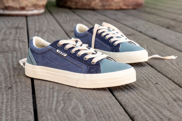 7 Best Shoes For Nurses Who Stand All Day In 2022