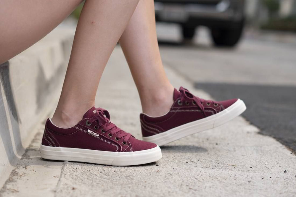 Cute and Functional Shoes to Wear to Amusement Parks